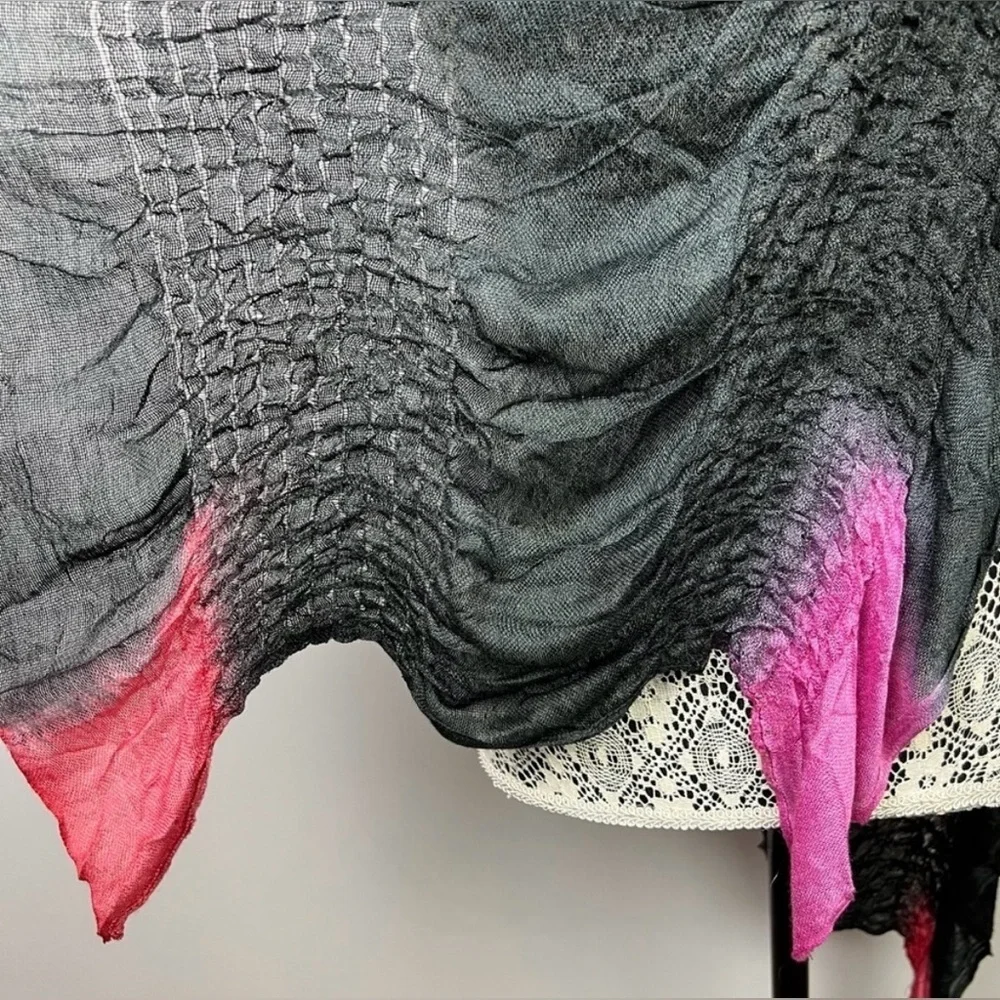 Gena Accessories dip dyed ruched shawl - Size: OS